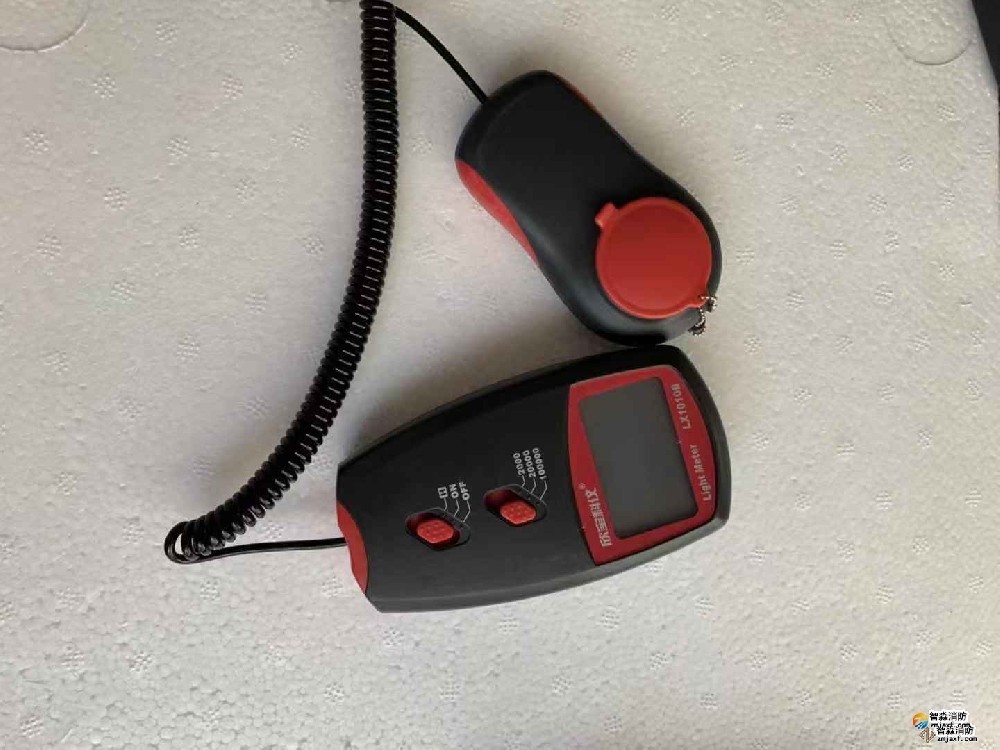 數(shù)字照度計(jì)量程不小于2000lx；精度：±5％